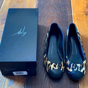 Giuseppe Zanitti. Leopard print slip ons